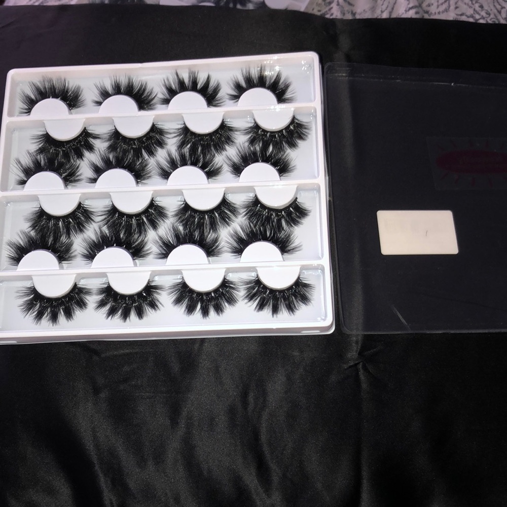 Dramatic Lashes.   ‼️SOLD‼️ - Picture 2 of 5